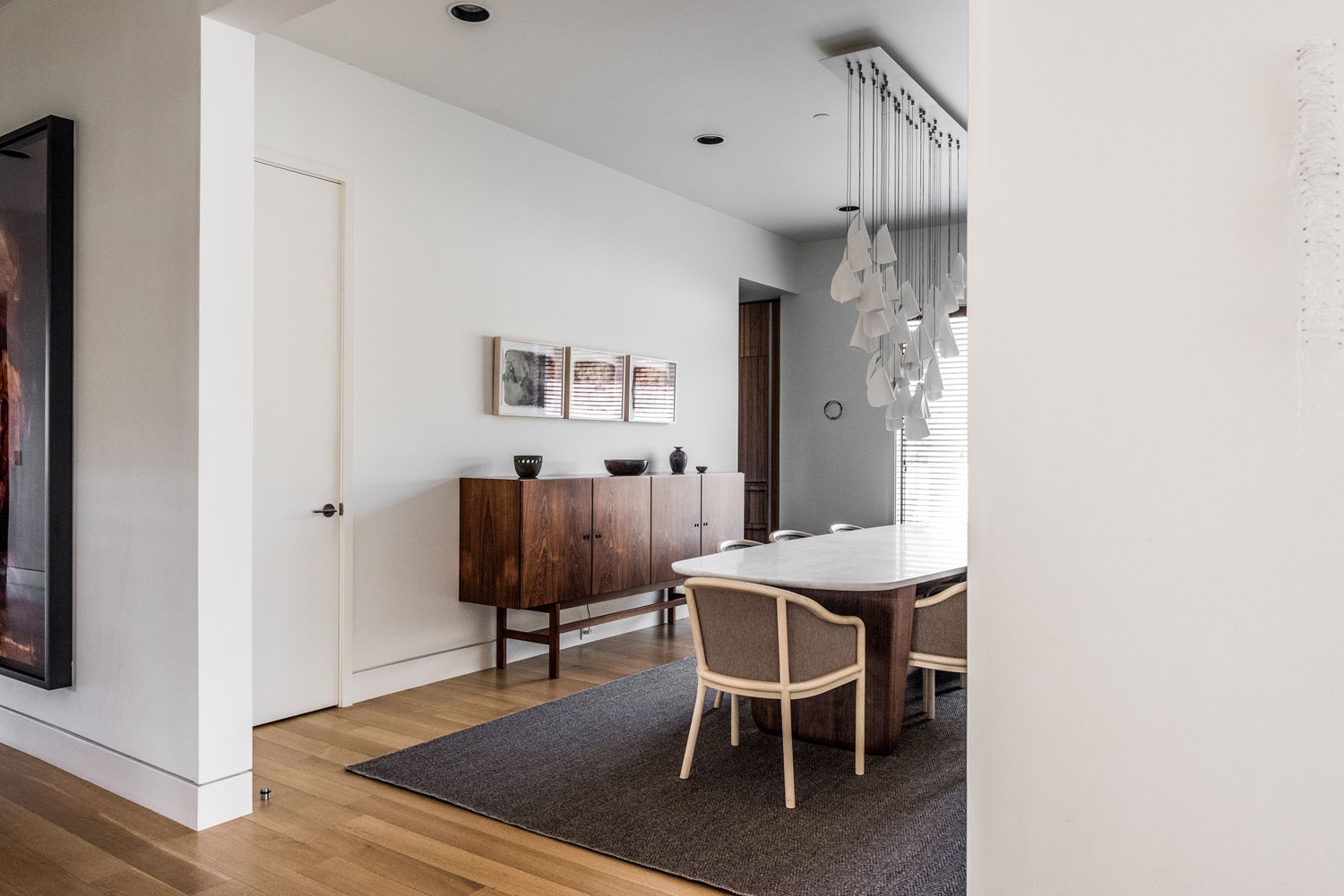 A Sophisticated Contemporary Home with Wonderful Interiors in Texas by Joshua Rice Design (7)