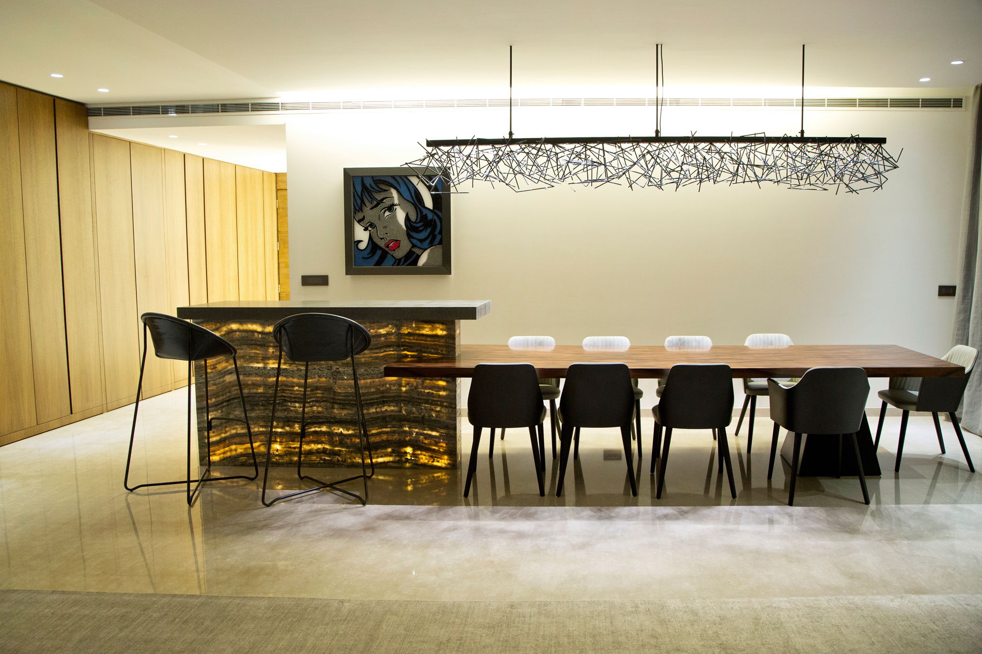 A Sophisticated Modern Apartment with Spacious and Warm Interior in Sin El Fil by ROHD (10)