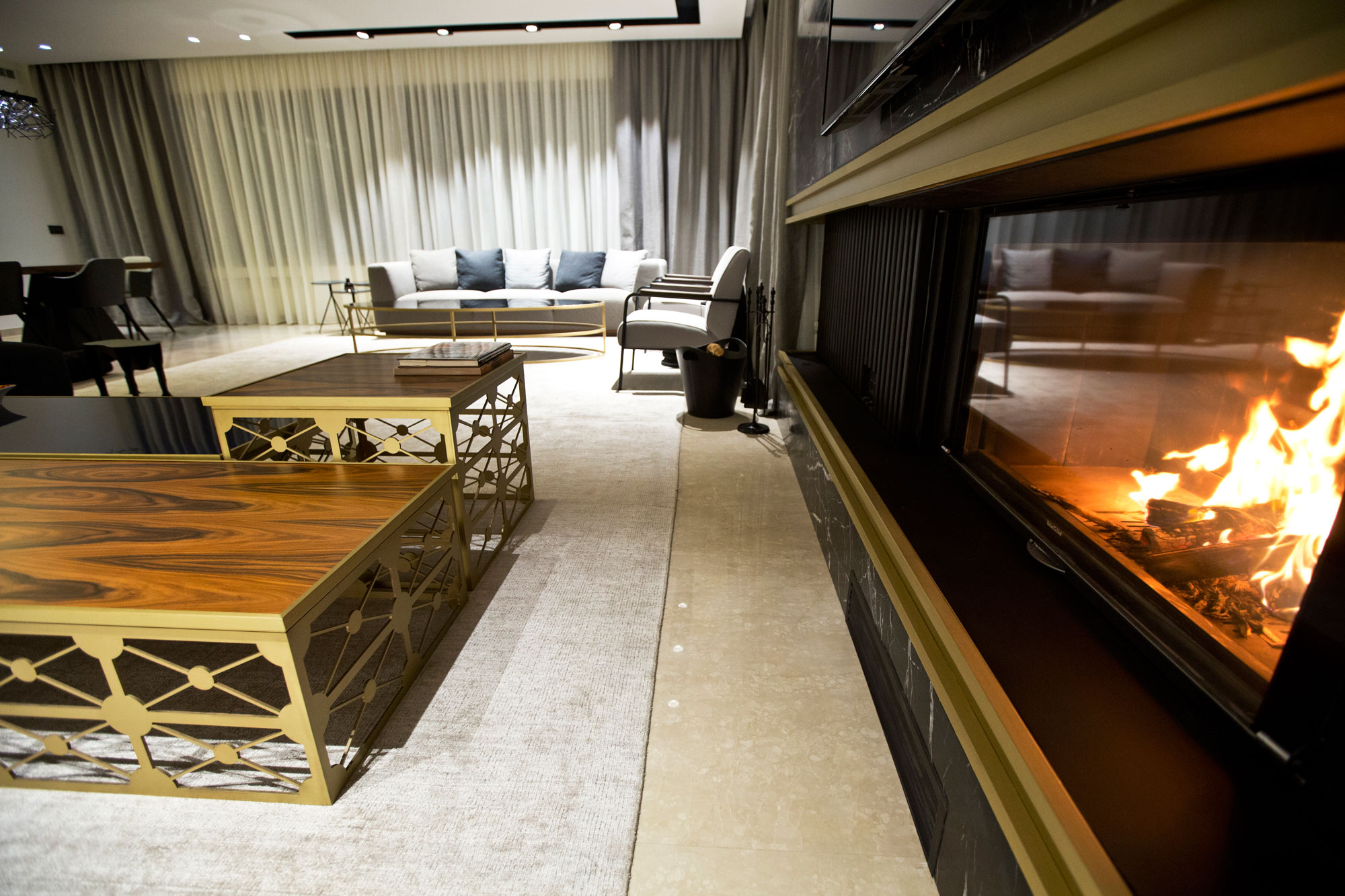 A Sophisticated Modern Apartment with Spacious and Warm Interior in Sin El Fil by ROHD (2)