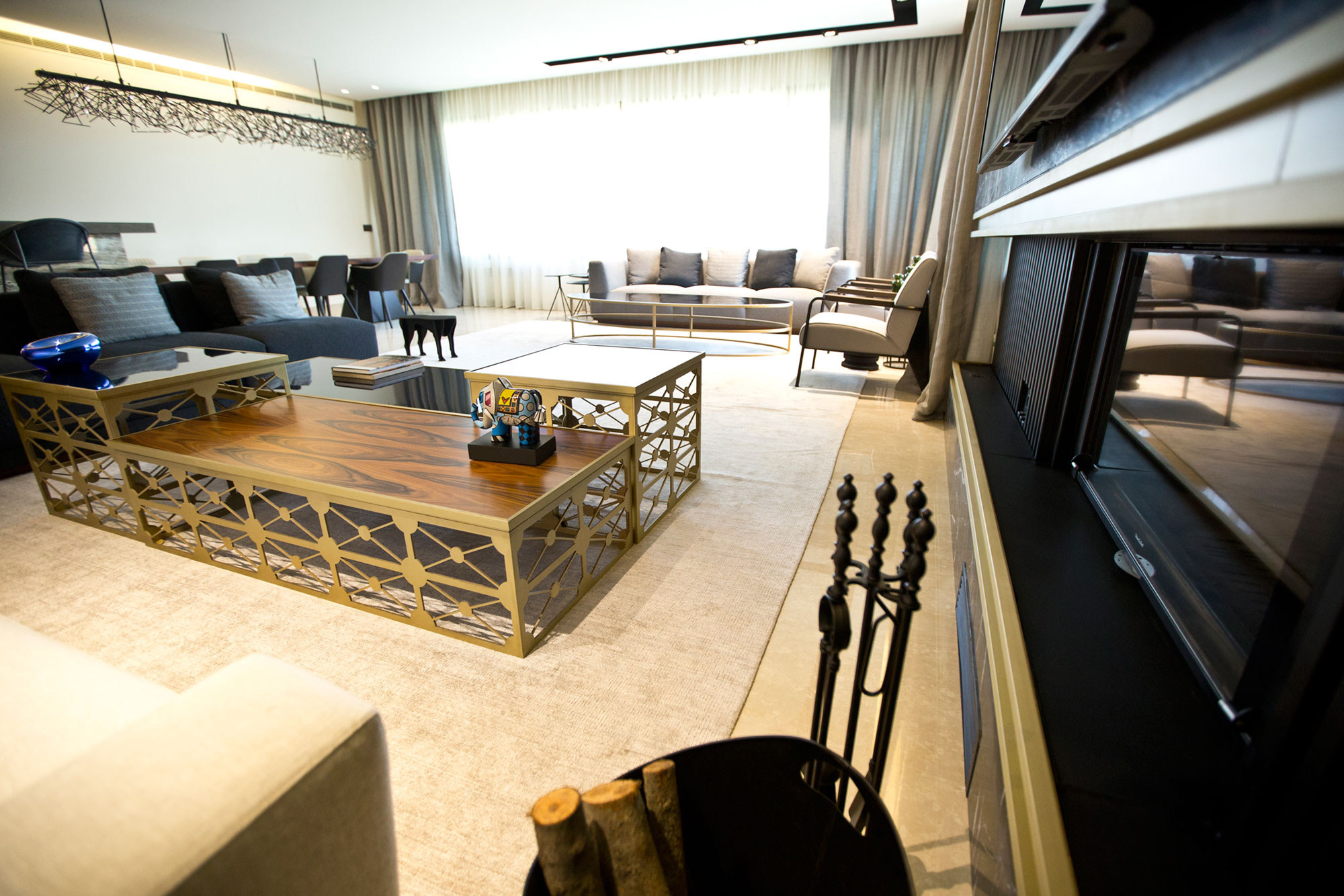 A Sophisticated Modern Apartment with Spacious and Warm Interior in Sin El Fil by ROHD (3)