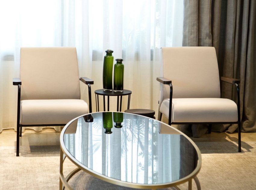 A Sophisticated Modern Apartment with Spacious and Warm Interior in Sin El Fil by ROHD (9)