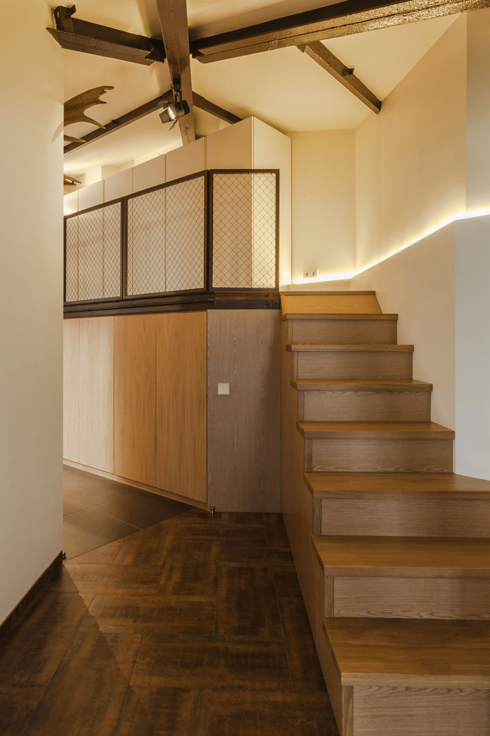 A Sophisticated Modern Home with Extraordinary Interiors in Kiev, Ukraine by U // ME Architects (13)