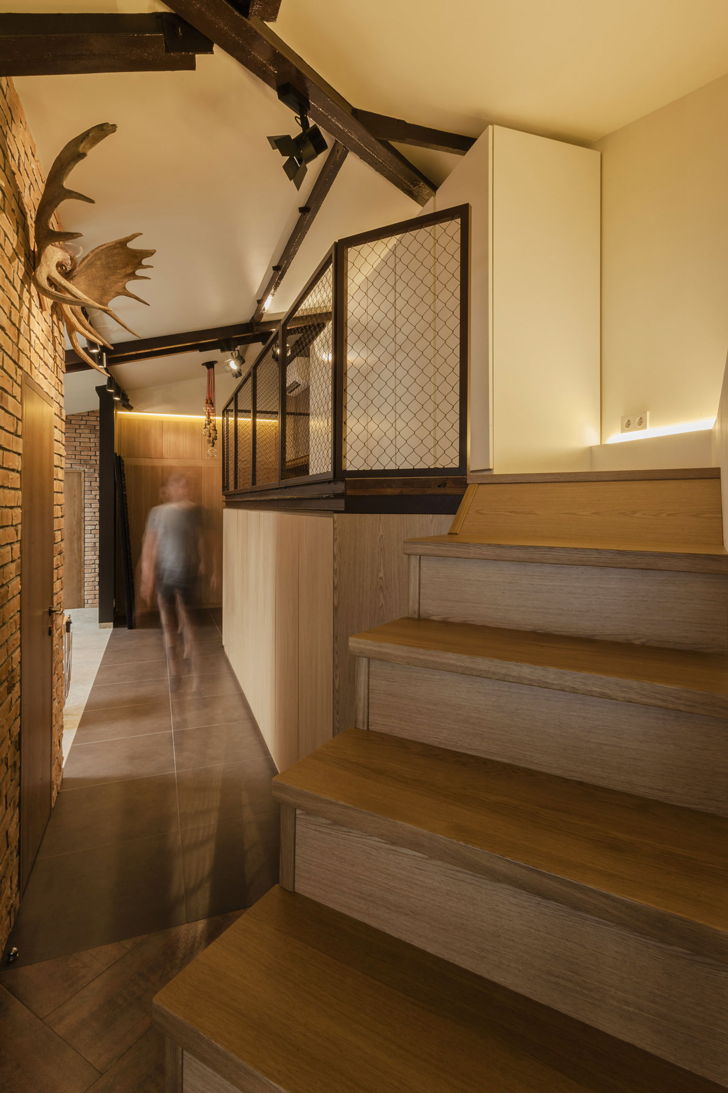 A Sophisticated Modern Home with Extraordinary Interiors in Kiev, Ukraine by U // ME Architects (14)