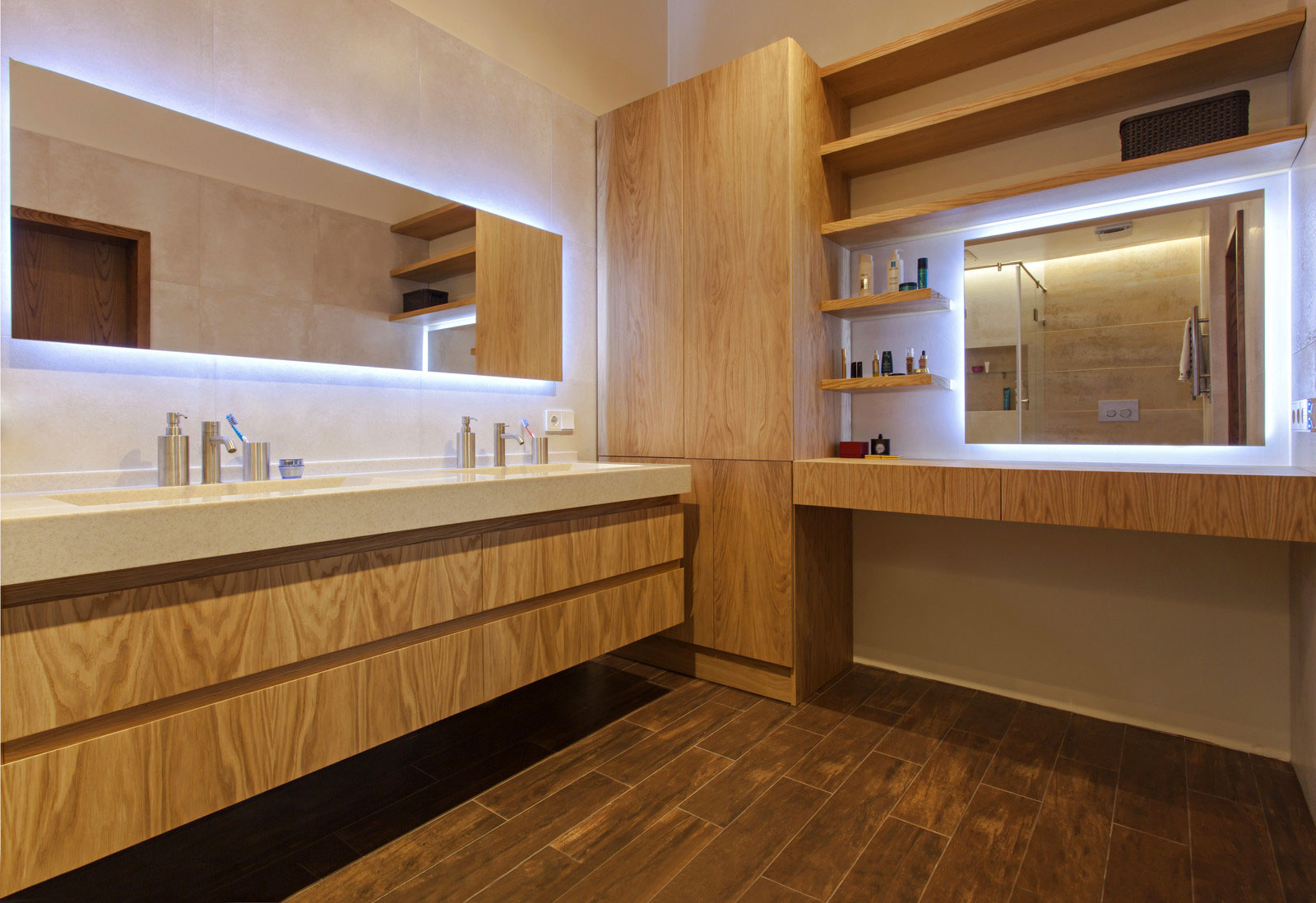 A Sophisticated Modern Home with Extraordinary Interiors in Kiev, Ukraine by U // ME Architects (17)
