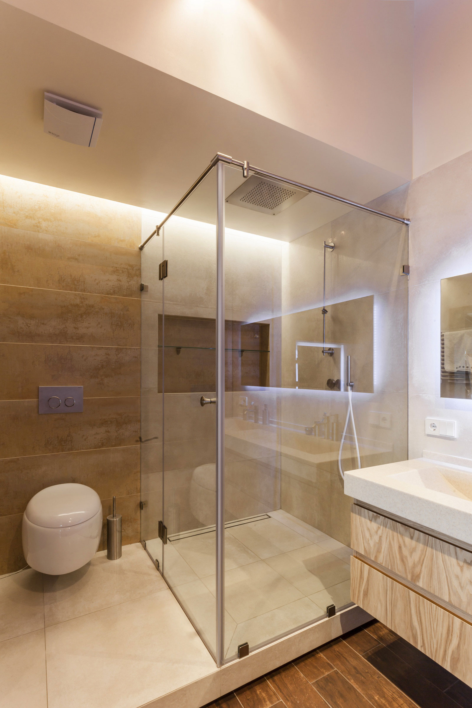 A Sophisticated Modern Home with Extraordinary Interiors in Kiev, Ukraine by U // ME Architects (19)