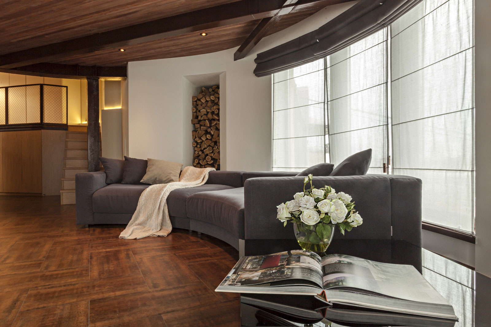 A Sophisticated Modern Home with Extraordinary Interiors in Kiev, Ukraine by U // ME Architects (5)