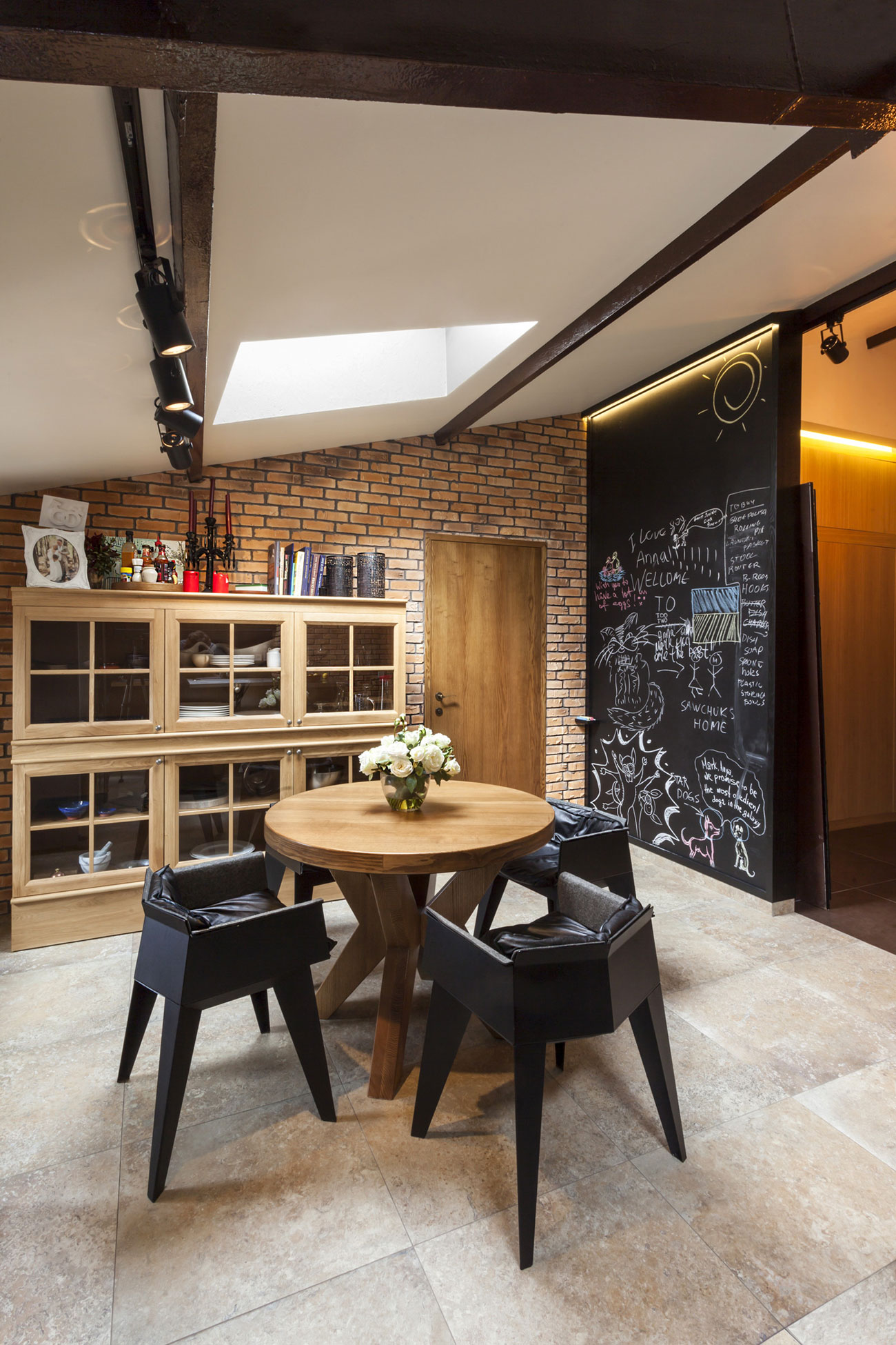 A Sophisticated Modern Home with Extraordinary Interiors in Kiev, Ukraine by U // ME Architects (9)