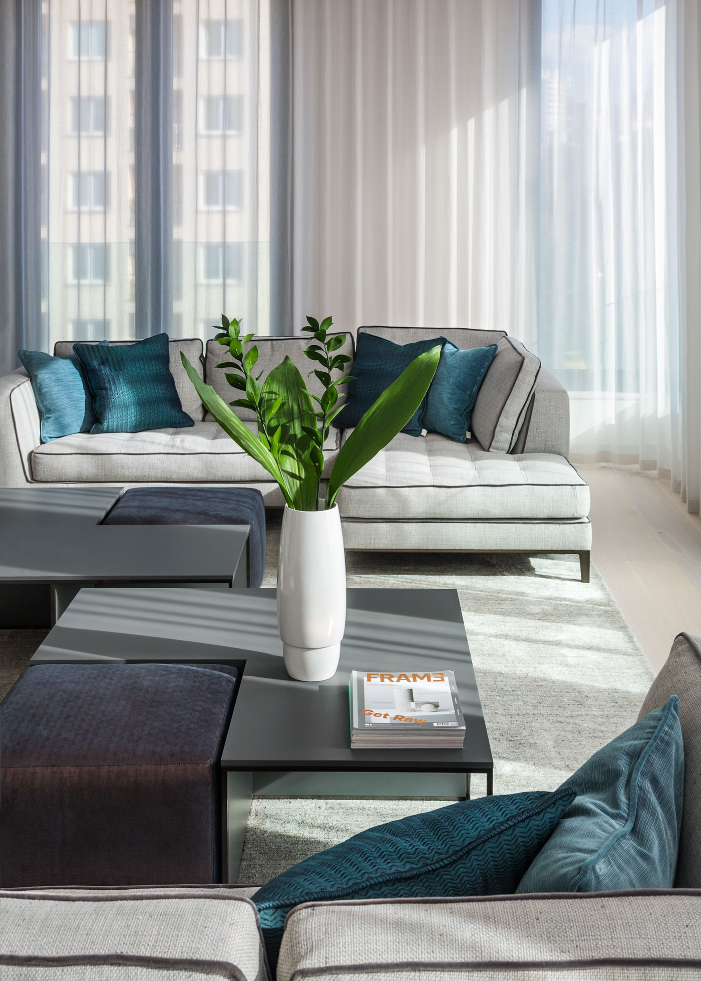 A Sophisticated and Playful Contemporary Penthouse on the Park in Sofia, Bulgaria by KNOF design (3)