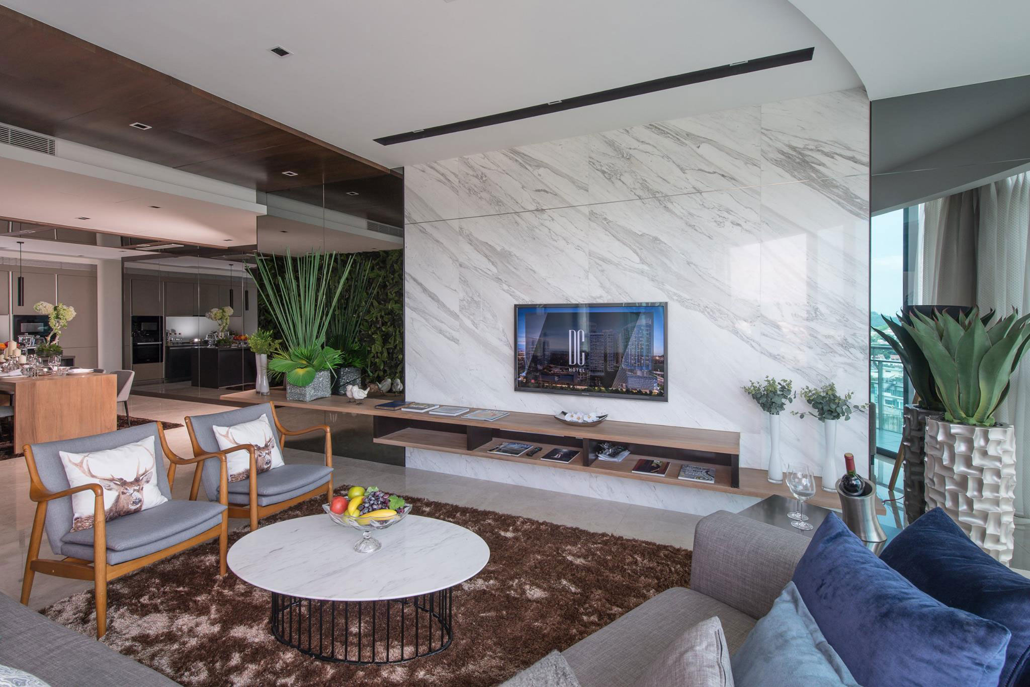 A Sophisticated and Stylish Home for an Avid Traveler and Photographer in Kuala Lumpur by Nu Infinity (12)