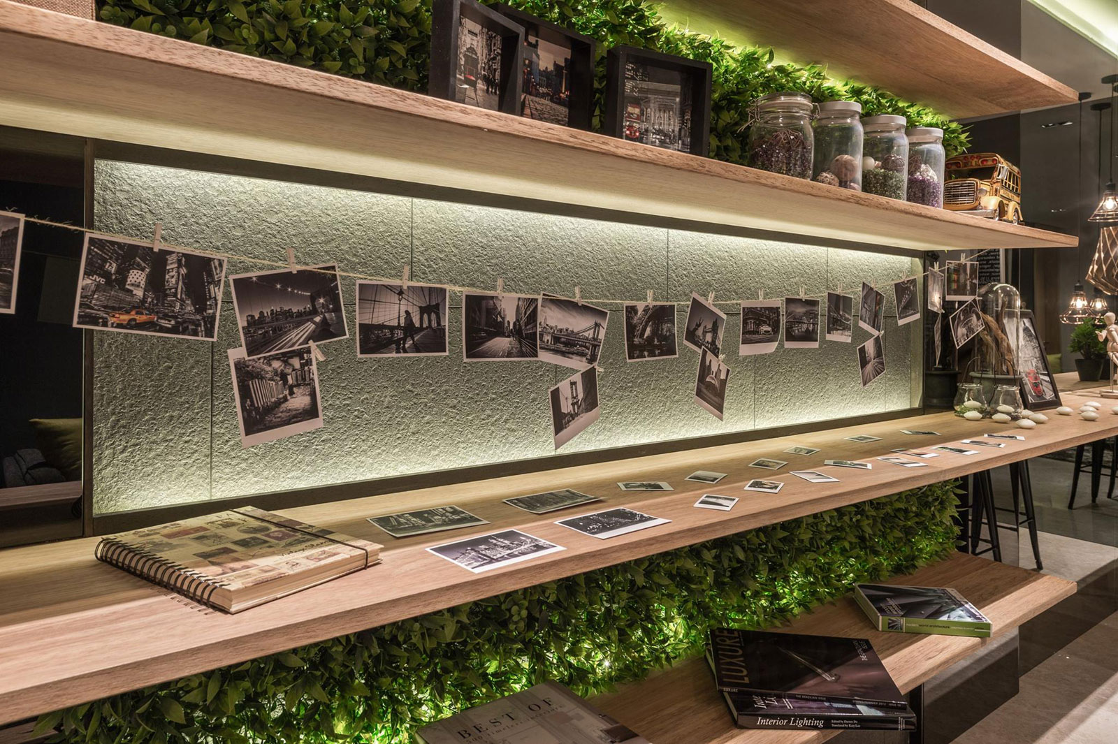 A Sophisticated and Stylish Home for an Avid Traveler and Photographer in Kuala Lumpur by Nu Infinity (15)