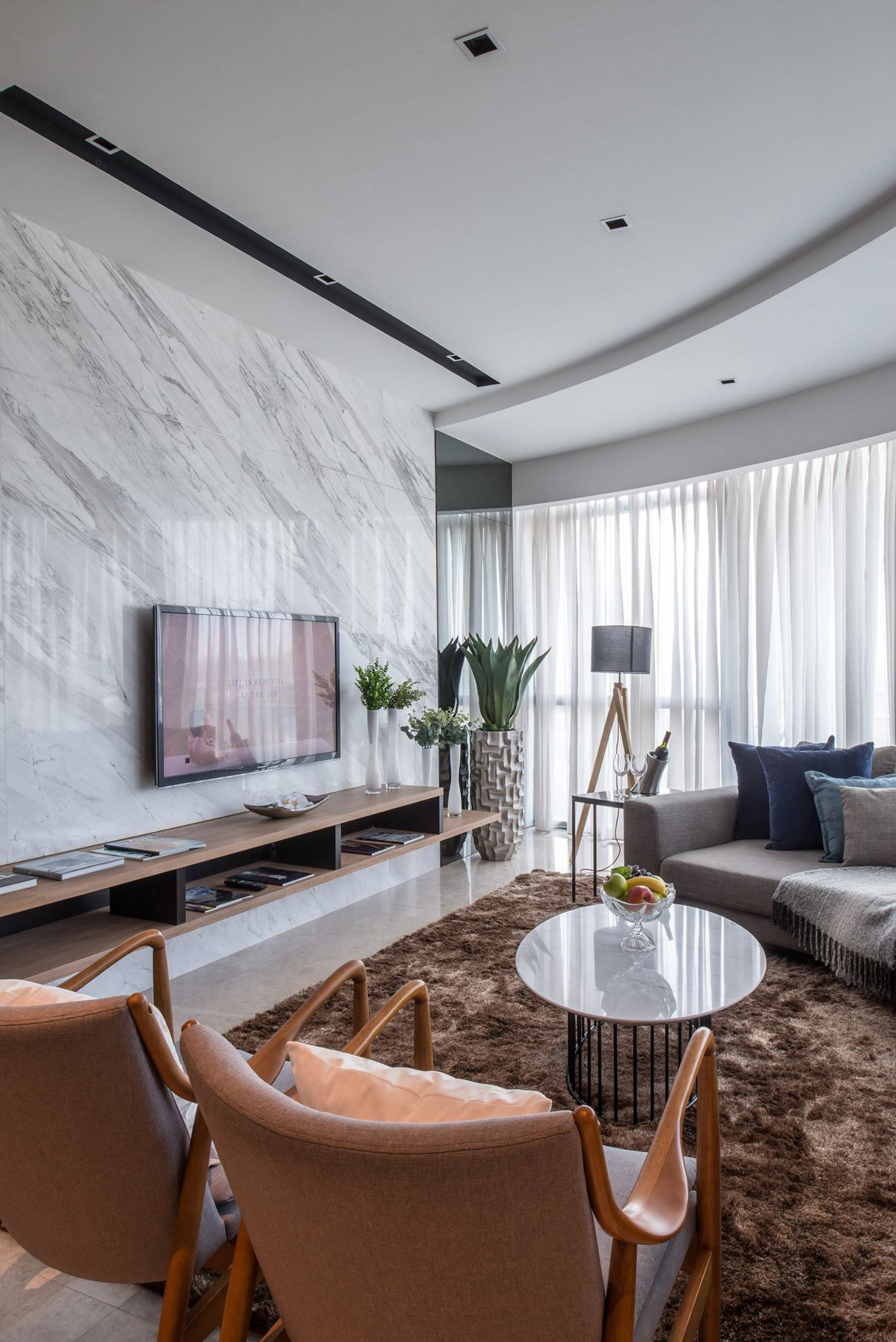 A Sophisticated and Stylish Home for an Avid Traveler and Photographer in Kuala Lumpur by Nu Infinity (2)