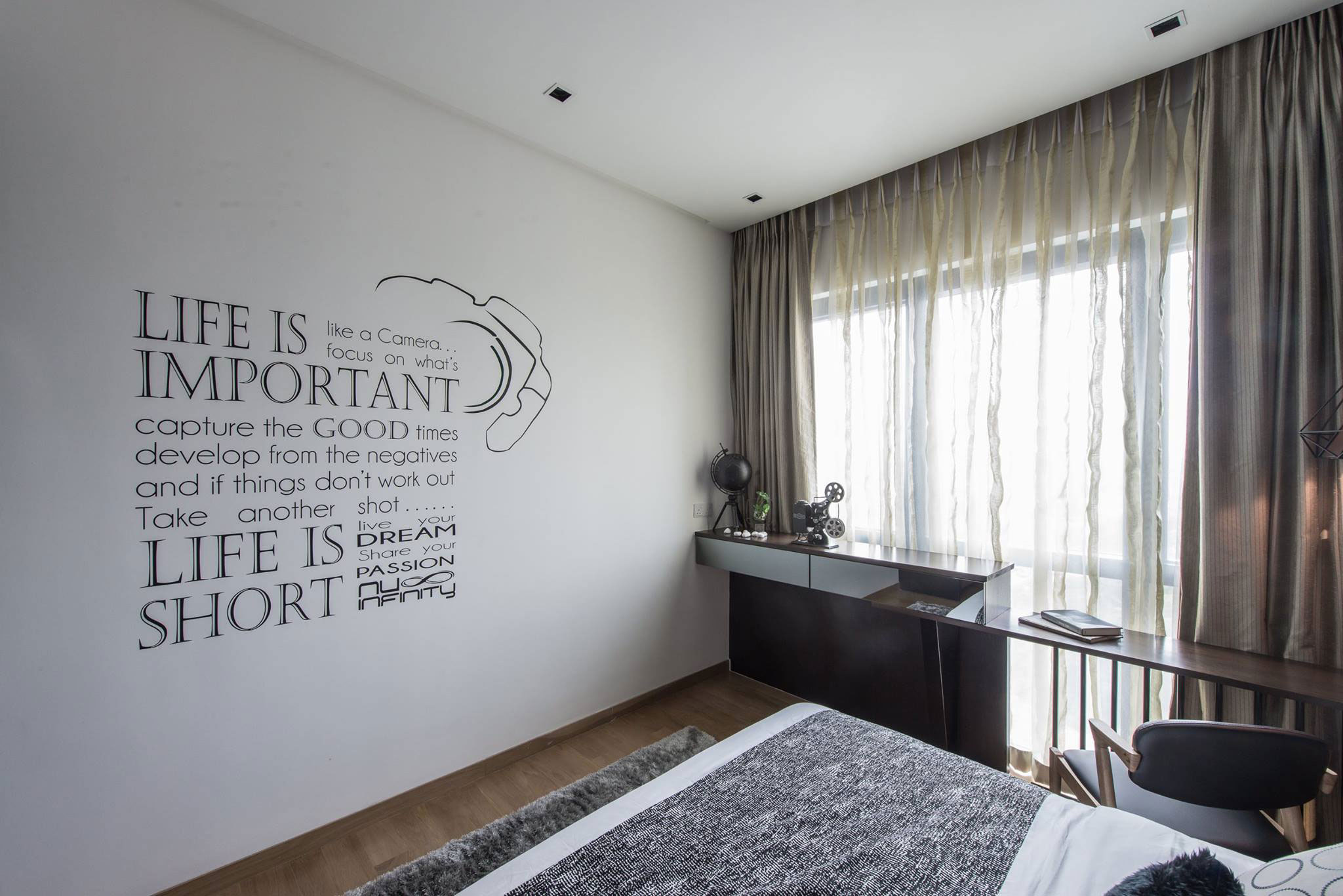 A Sophisticated and Stylish Home for an Avid Traveler and Photographer in Kuala Lumpur by Nu Infinity (27)