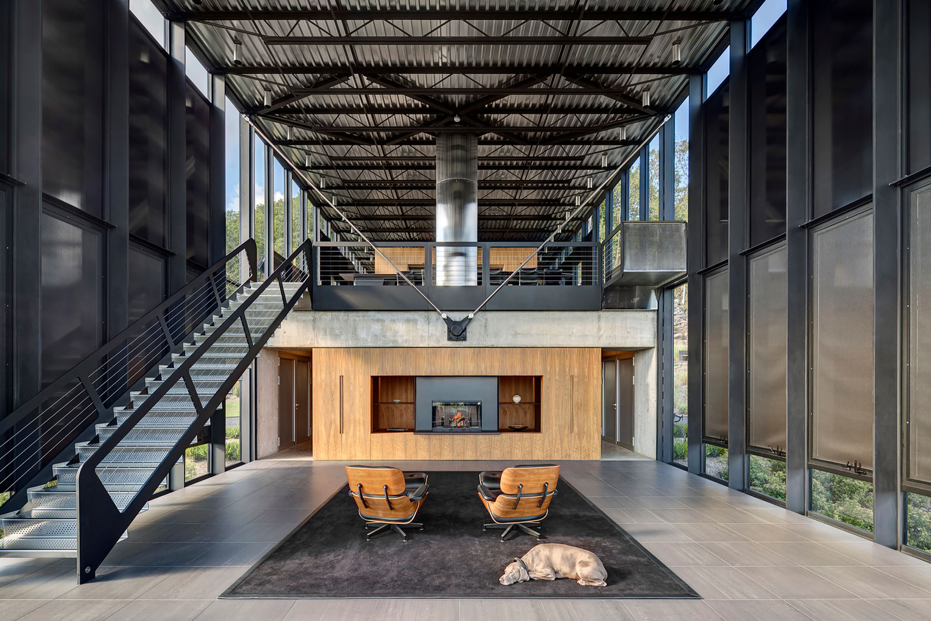 A Spacious Contemporary Glass House in the Catskill Mountains of New York City by Jay Bargmann (12)