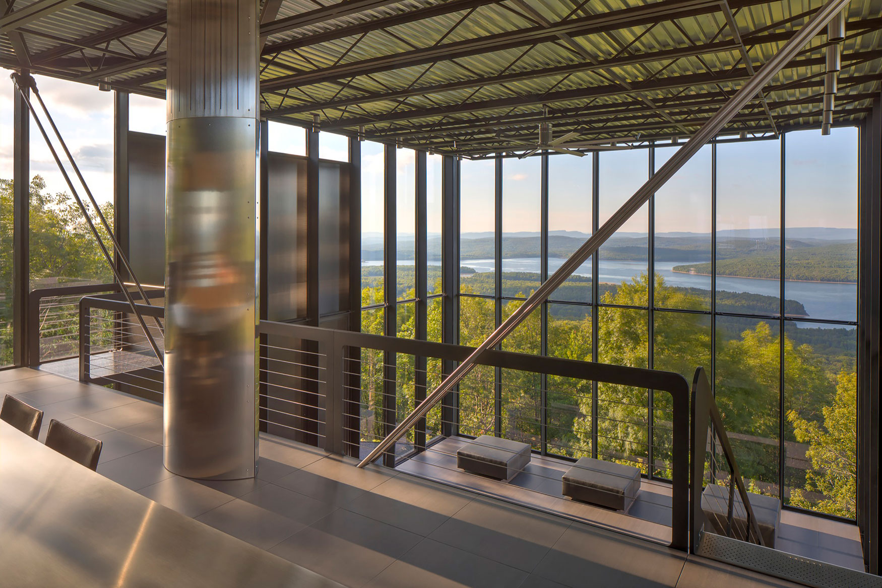 A Spacious Contemporary Glass House in the Catskill Mountains of New York City by Jay Bargmann (22)