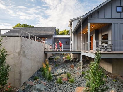 A Spacious Contemporary Home for a Vibrant Young Family in Excelsior