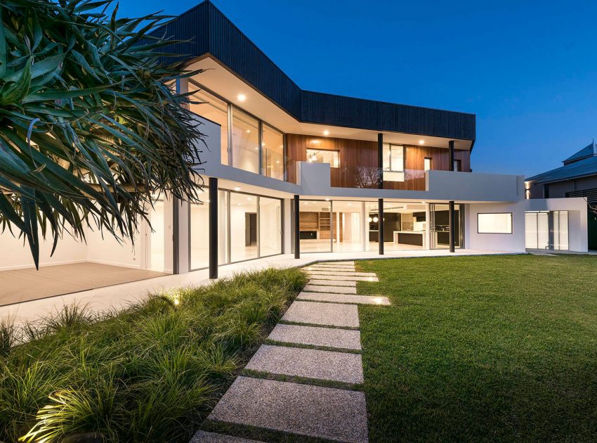 A Spacious Contemporary Home with Beautiful Wood Elements in Dalkeith by Hillam Architects (11)