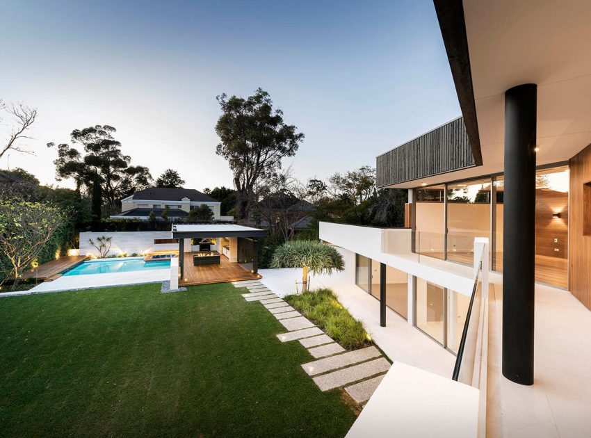 A Spacious Contemporary Home with Beautiful Wood Elements in Dalkeith by Hillam Architects (3)