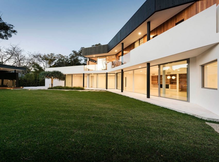 A Spacious Contemporary Home with Beautiful Wood Elements in Dalkeith by Hillam Architects (5)