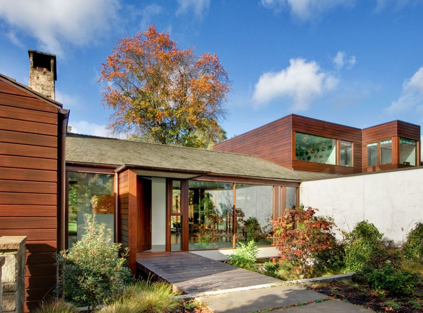 A Spacious Contemporary Home with a Hint of Classic and Traditional Flair in Seattle by David Coleman Architecture (1)