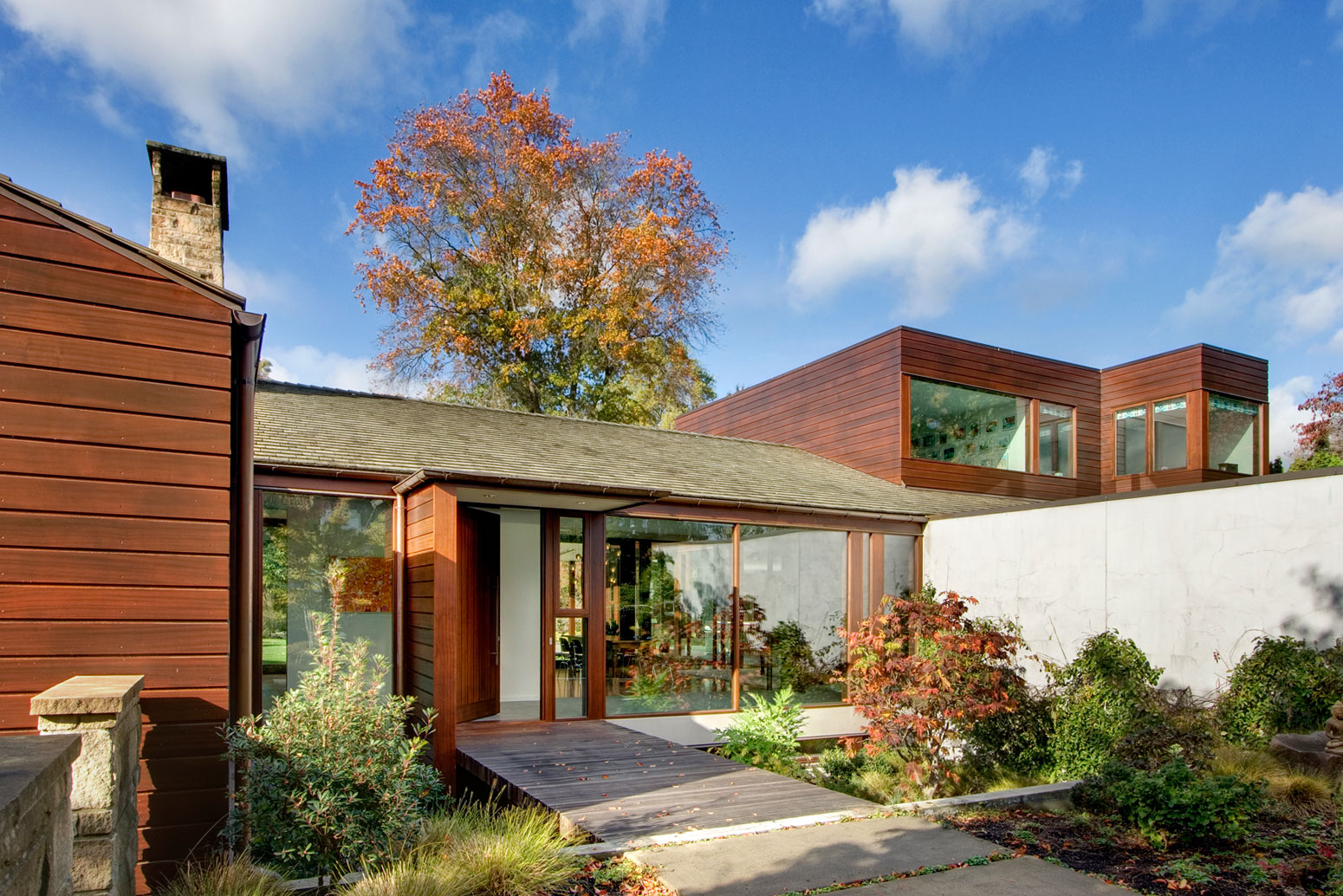 A Spacious Contemporary Home with a Hint of Classic and Traditional Flair in Seattle by David Coleman Architecture (1)
