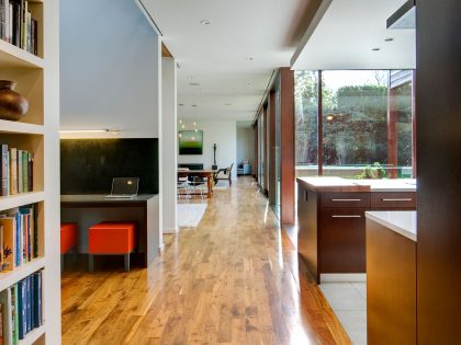 A Spacious Contemporary Home with a Hint of Classic and Traditional Flair in Seattle by David Coleman Architecture (10)