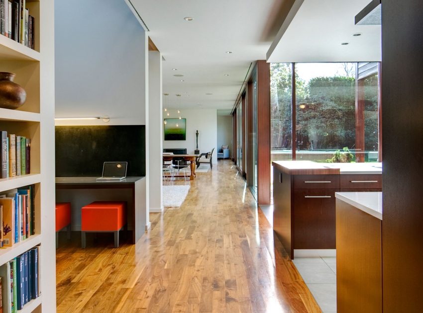 A Spacious Contemporary Home with a Hint of Classic and Traditional Flair in Seattle by David Coleman Architecture (10)