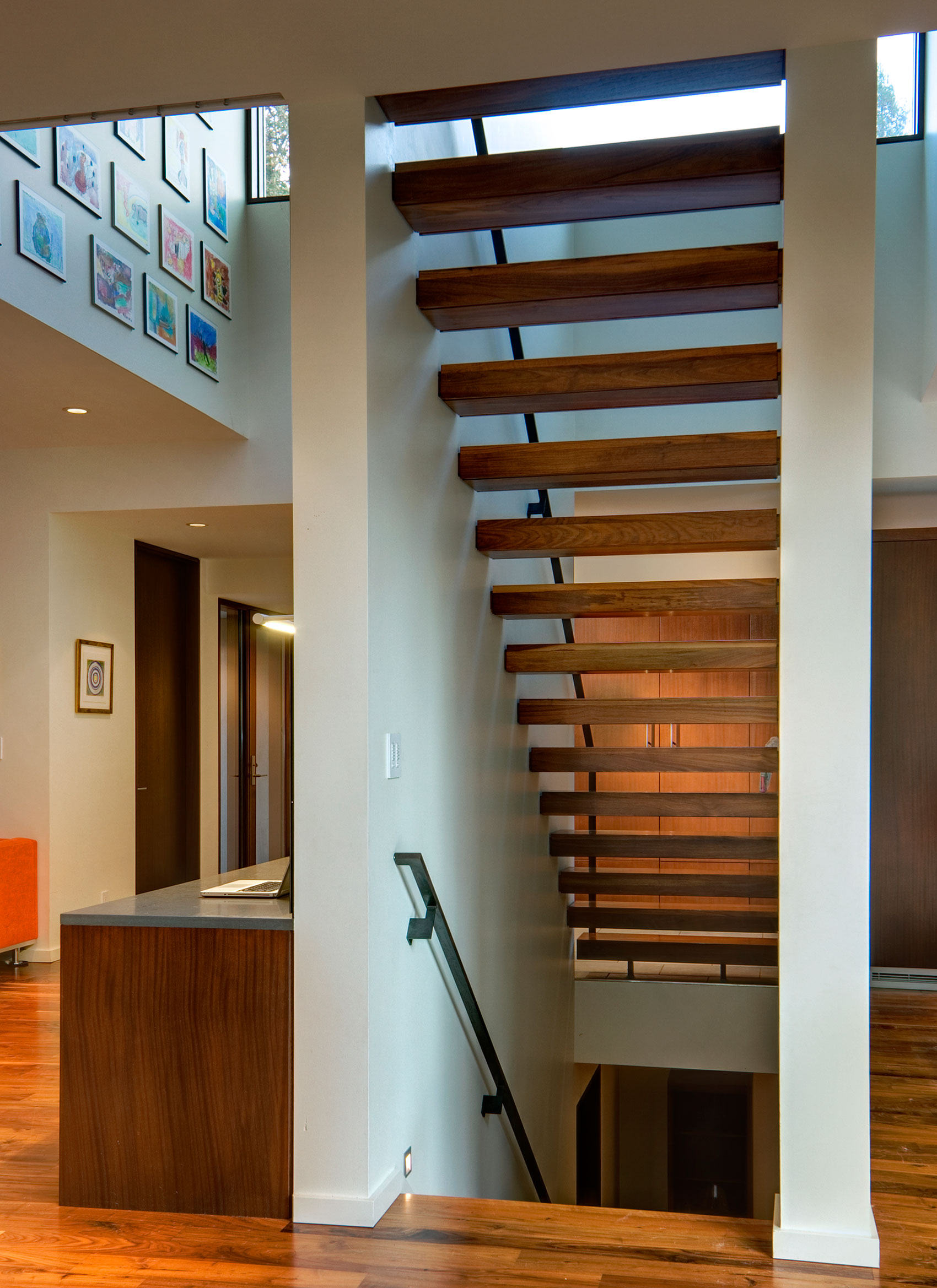 A Spacious Contemporary Home with a Hint of Classic and Traditional Flair in Seattle by David Coleman Architecture (13)