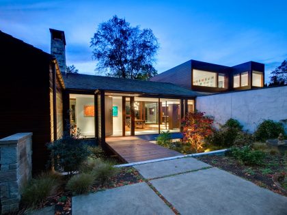 A Spacious Contemporary Home with a Hint of Classic and Traditional Flair in Seattle by David Coleman Architecture (18)