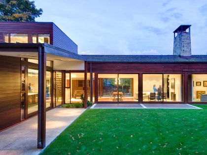 A Spacious Contemporary Home with a Hint of Classic and Traditional Flair in Seattle by David Coleman Architecture (20)