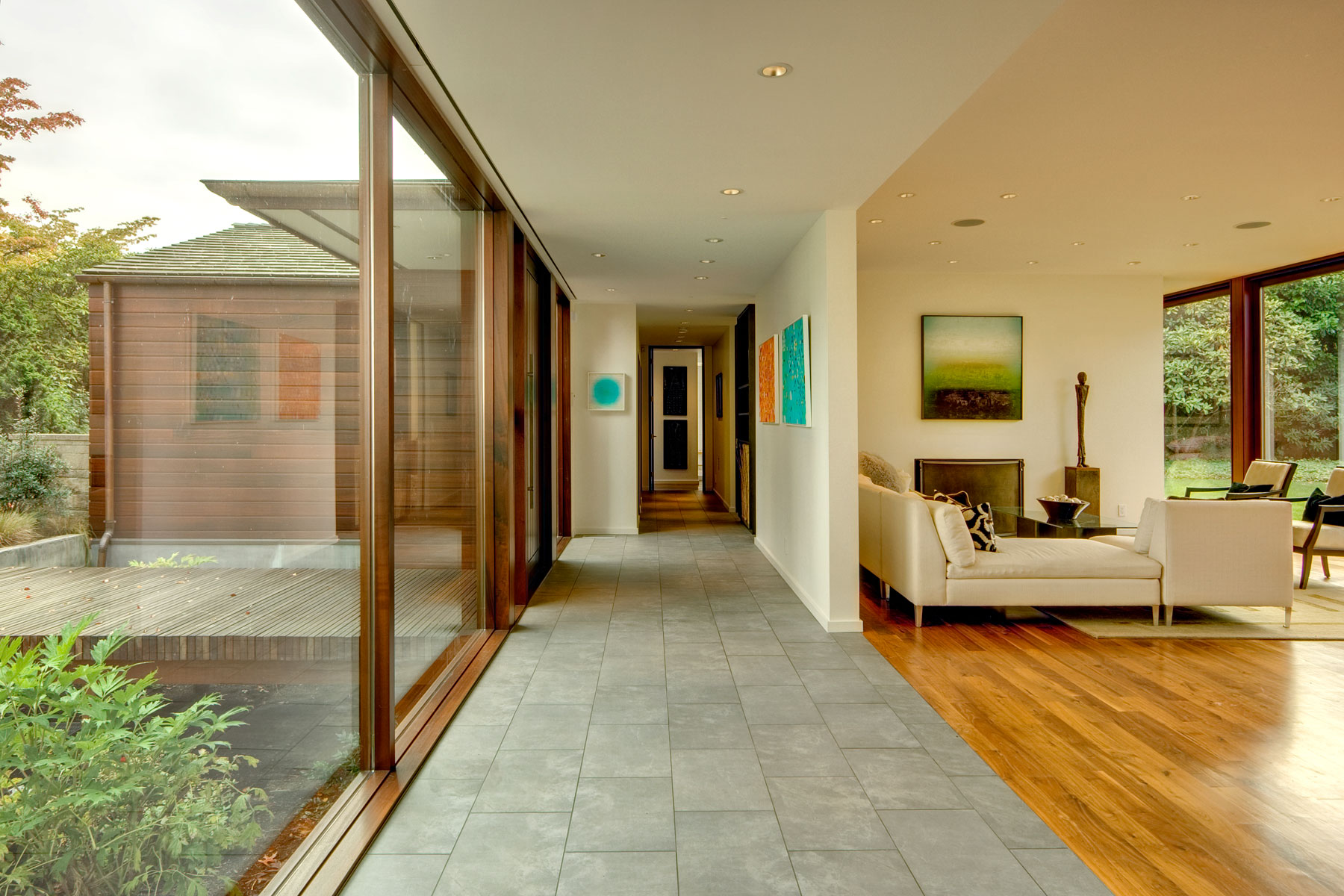 A Spacious Contemporary Home with a Hint of Classic and Traditional Flair in Seattle by David Coleman Architecture (4)
