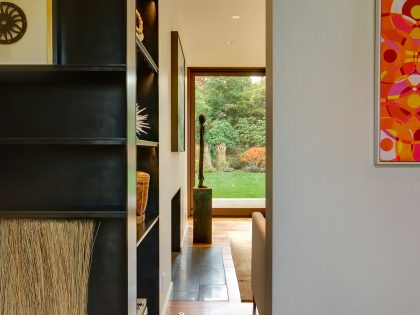 A Spacious Contemporary Home with a Hint of Classic and Traditional Flair in Seattle by David Coleman Architecture (5)