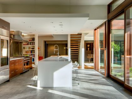 A Spacious Contemporary Home with a Hint of Classic and Traditional Flair in Seattle by David Coleman Architecture (8)