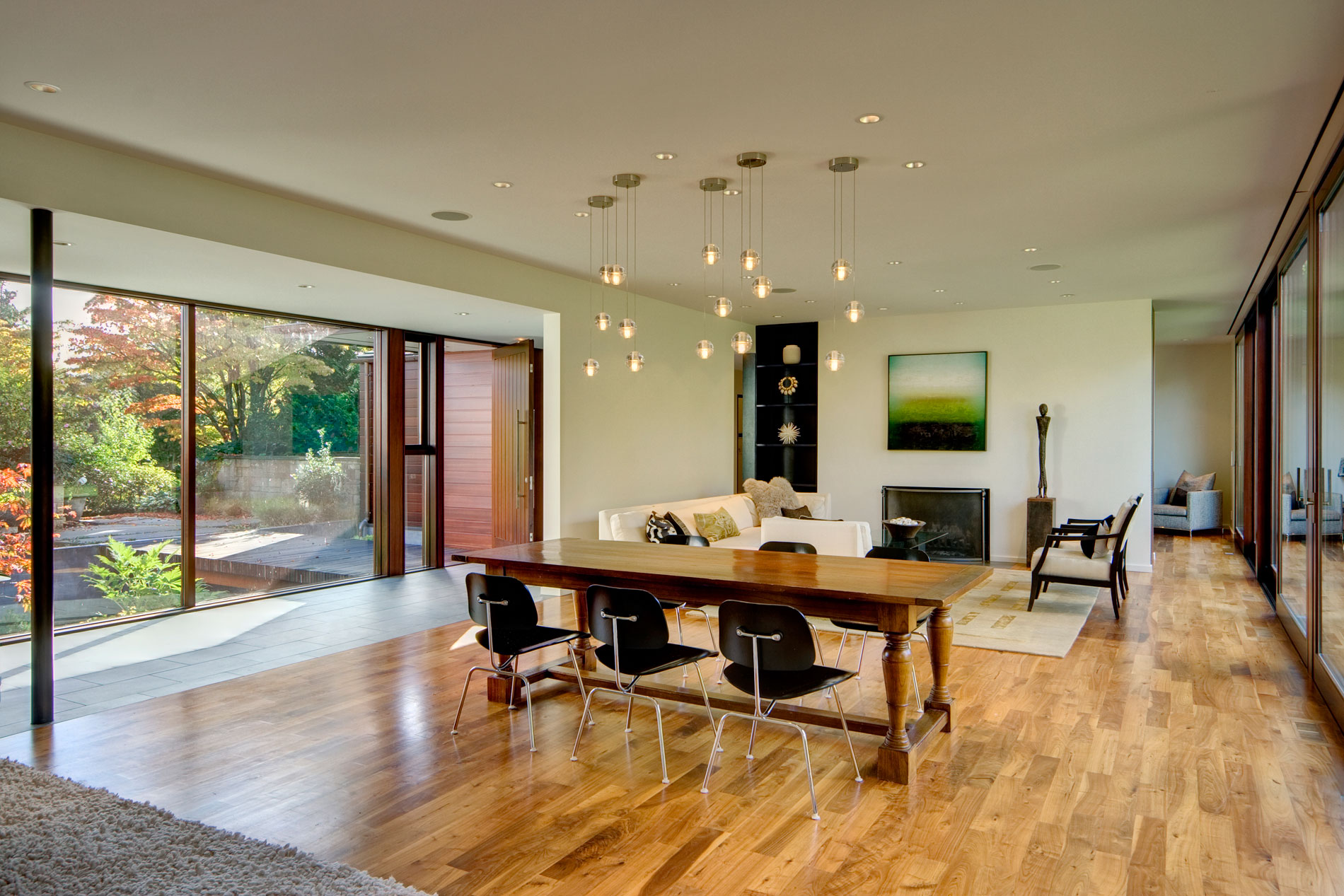 A Spacious Contemporary Home with a Hint of Classic and Traditional Flair in Seattle by David Coleman Architecture (9)