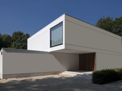 A Spacious Contemporary Home with a Large Floor-to-Ceiling Windows in Bruges by CUBYC architects (11)