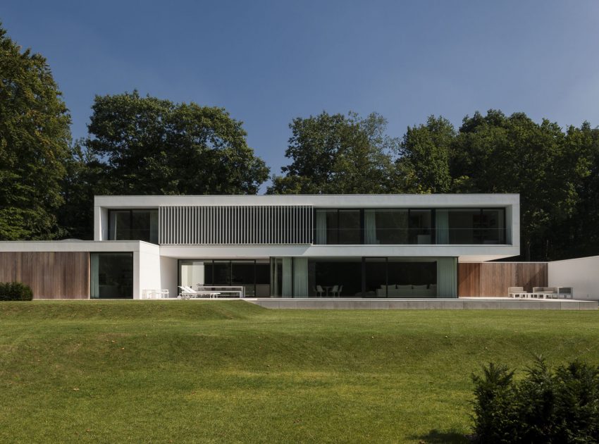 A Spacious Contemporary Home with a Large Floor-to-Ceiling Windows in Bruges by CUBYC architects (2)