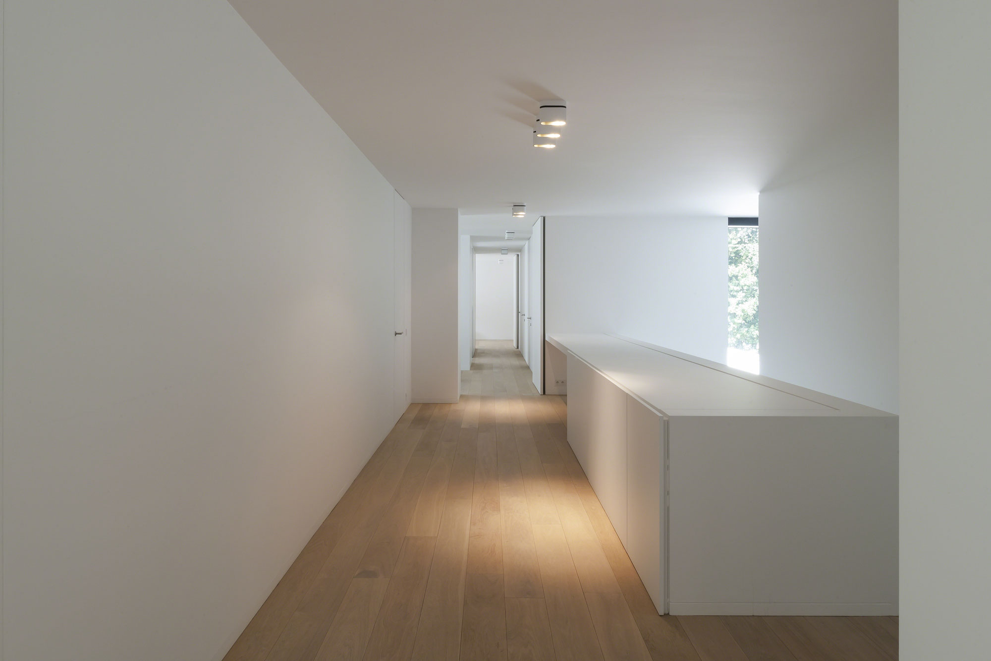 A Spacious Contemporary Home with a Large Floor-to-Ceiling Windows in Bruges by CUBYC architects (20)