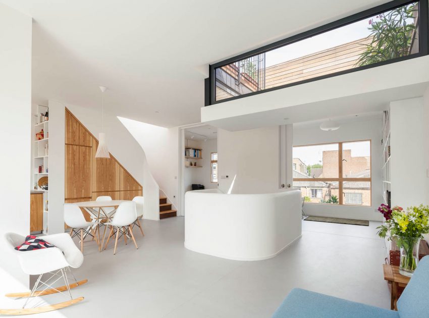 A Spacious Contemporary House with Creative and Bright Interiors in London by Scenario Architecture (2)