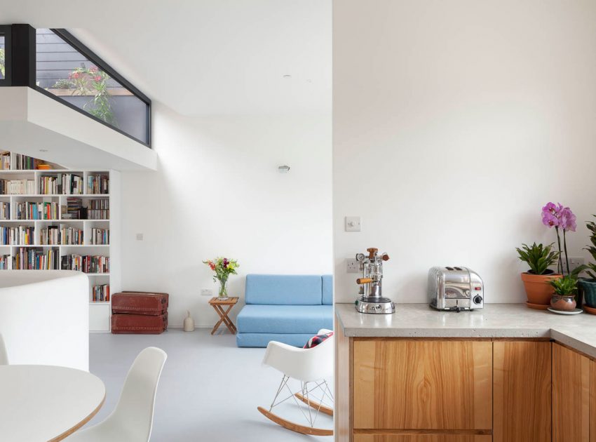 A Spacious Contemporary House with Creative and Bright Interiors in London by Scenario Architecture (5)