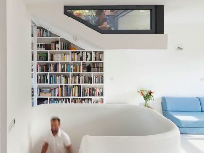 A Spacious Contemporary House with Creative and Bright Interiors in London by Scenario Architecture (6)