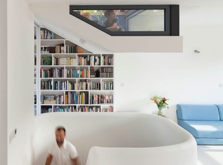 A Spacious Contemporary House with Creative and Bright Interiors in London by Scenario Architecture (6)