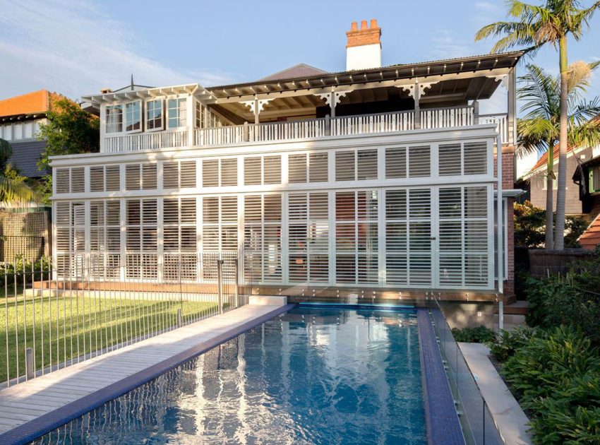 A Spacious Contemporary House with Retractable Veranda in New South Wales by Luigi Rosselli Architects (4)