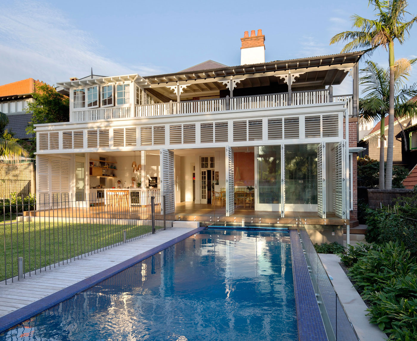 A Spacious Contemporary House with Retractable Veranda in New South Wales by Luigi Rosselli Architects (6)
