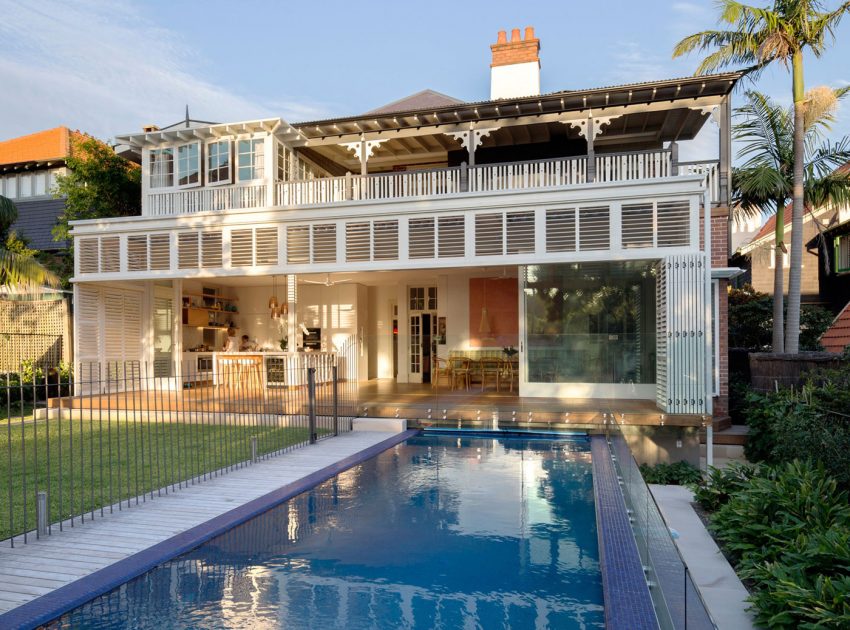 A Spacious Contemporary House with Retractable Veranda in New South Wales by Luigi Rosselli Architects (7)