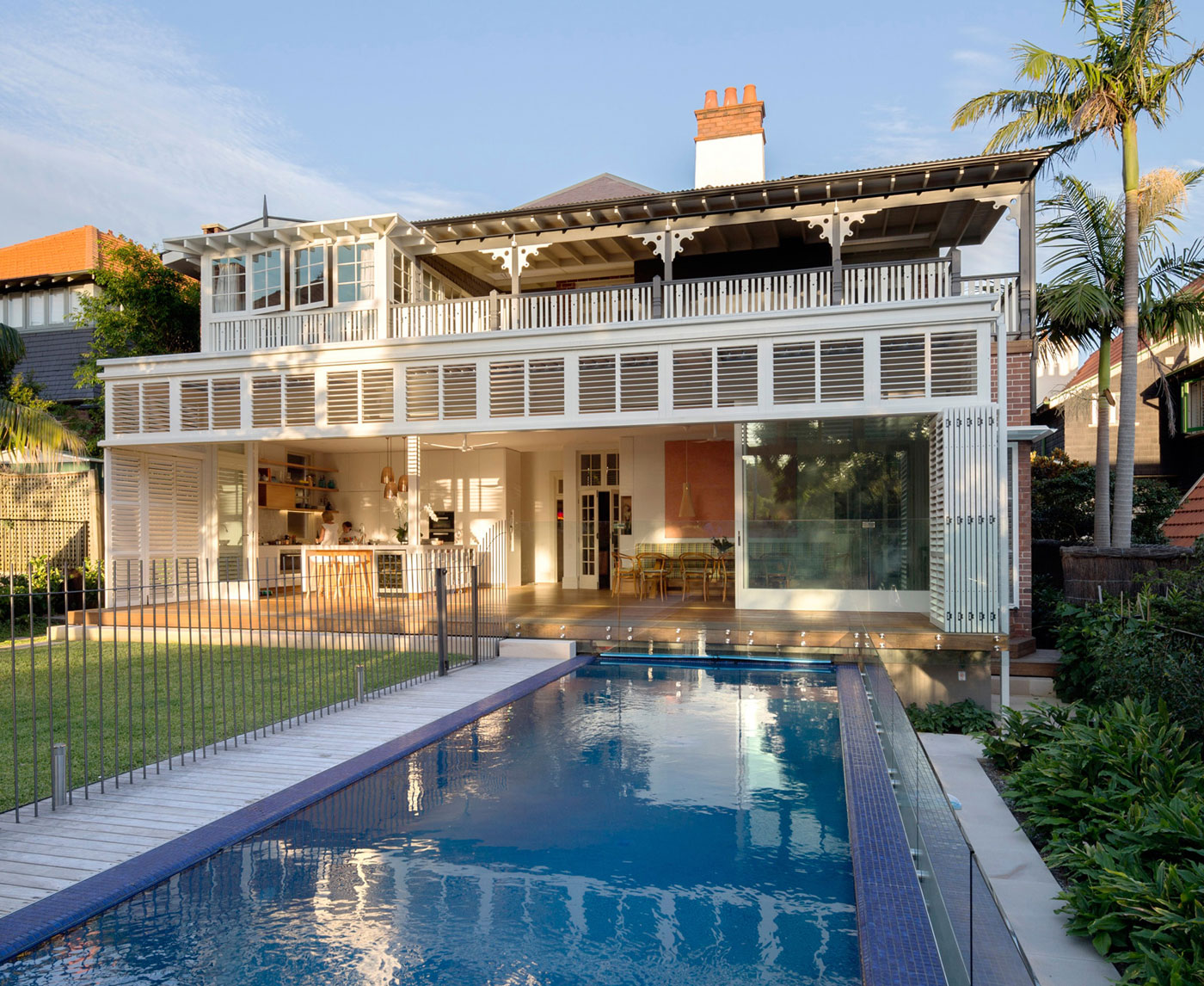 A Spacious Contemporary House with Retractable Veranda in New South Wales by Luigi Rosselli Architects (7)