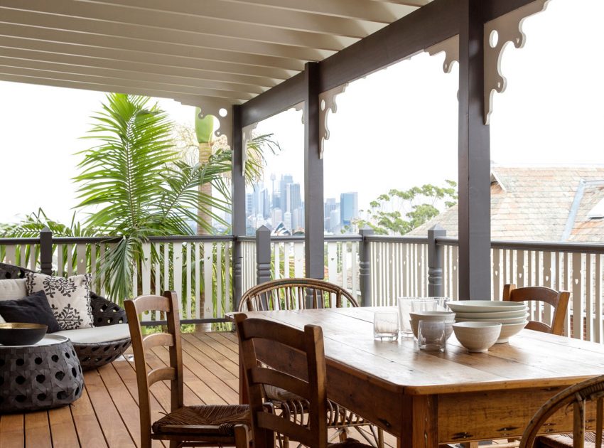 A Spacious Contemporary House with Retractable Veranda in New South Wales by Luigi Rosselli Architects (9)