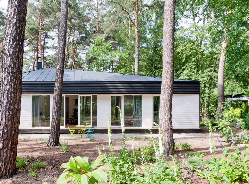 A Spacious Modern House with Floor-to-Ceiling Windows in the Woods of Potsdam, Germany by Claim (1)