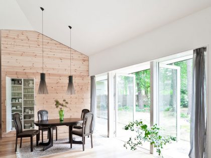 A Spacious Modern House with Floor-to-Ceiling Windows in the Woods of Potsdam, Germany by Claim (11)