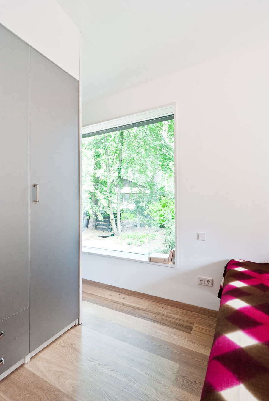 A Spacious Modern House with Floor-to-Ceiling Windows in the Woods of Potsdam, Germany by Claim (14)