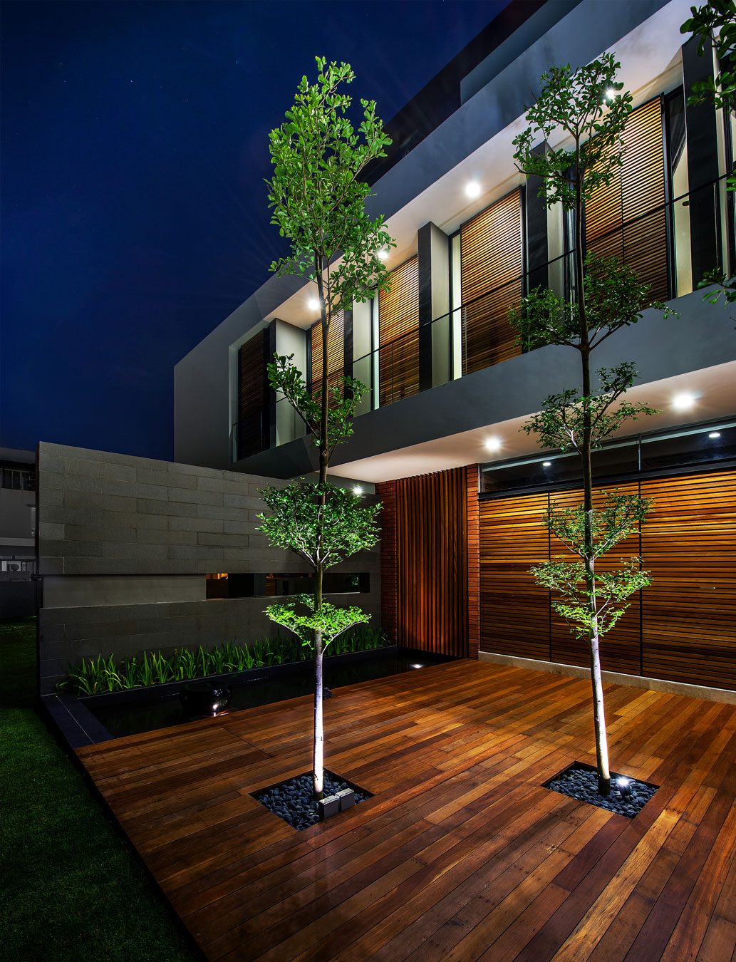 A Spacious Modern House with Wood and Orange Brick Walls in Singapore by Park + Associates Pte Ltd (11)
