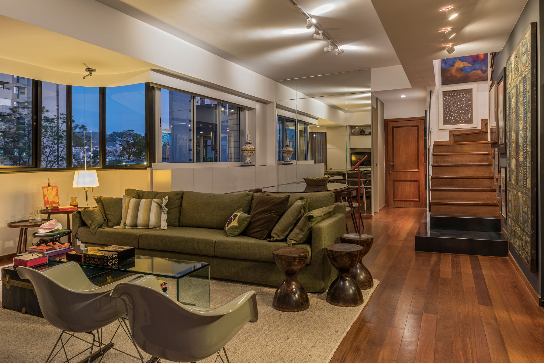 A Spacious Top House Full of Vibrant and Unique Character in Belo Horizonte by Celeno Ivanovo (11)